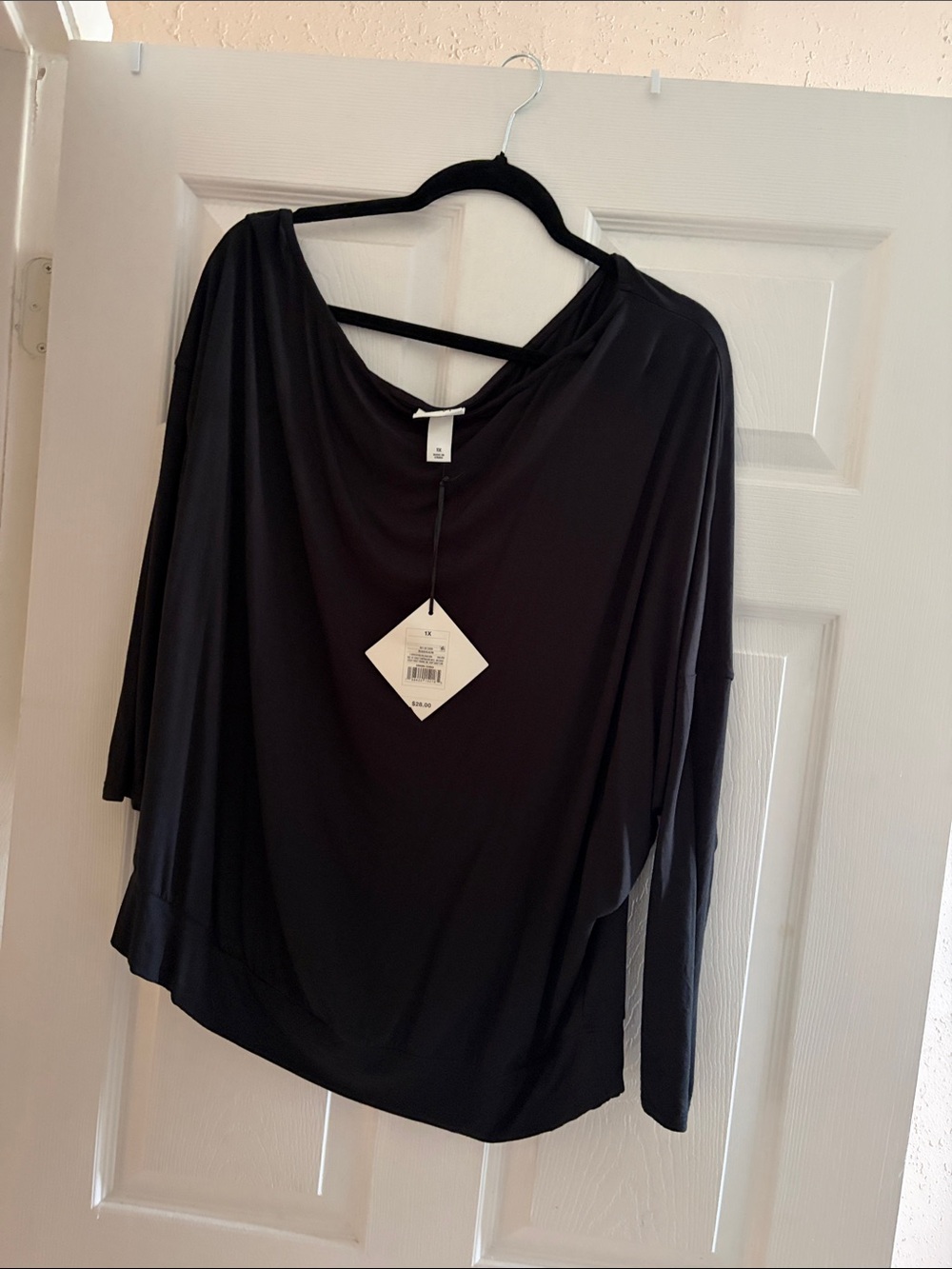 NEW Ava & viv Women's oversize Long-Sleeve Top. 1x.